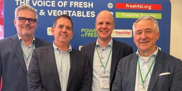 De izquierda a derecha: Anders Lind (Coop Trading), José Antonio García (Ailimpo), Frederic Rossenau (Greenyard) y Richard Schouten (Dutch Produce Centre). Fuente: Ailimpo.