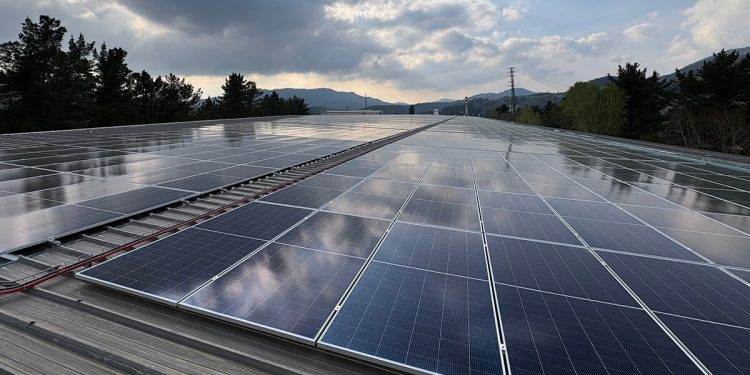 Vidrala invierte 3,2 millones en una planta fotovoltaica de autoconsumo en Llodio. Fuente: Vidrala.