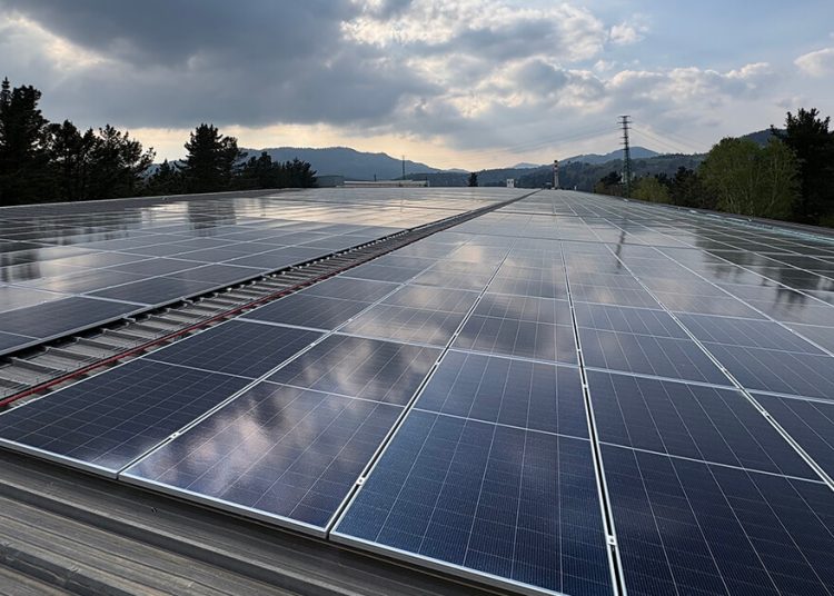 Vidrala invierte 3,2 millones en una planta fotovoltaica de autoconsumo en Llodio. Fuente: Vidrala.