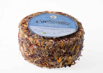 Nuevo queso curado de cabra con flores de CorSevilla. Fuente: CorSevilla.