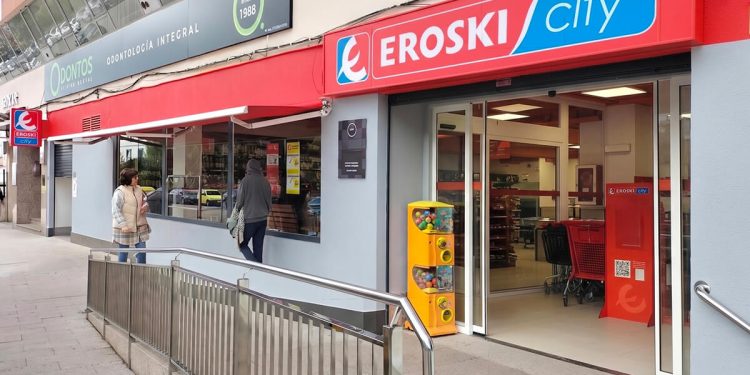 Vegalsa-Eroski estrena un supermercado franquiciado en Pontevedra. Fuente: Vegalsa-Eroski.