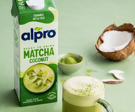 Alpro crea su primer matcha con base de coco. Fuente: Alpro.