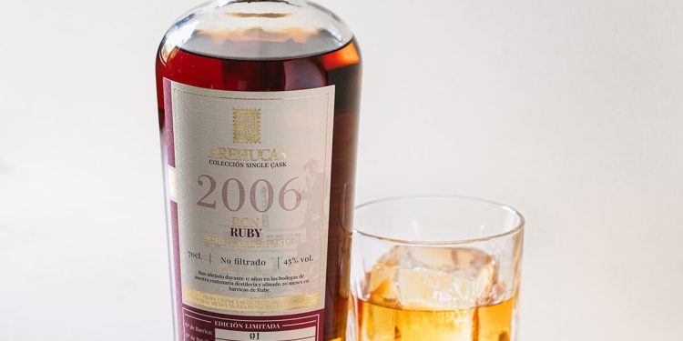 Arehucas lanza una edición limitada de Ruby Finish 2006. Fuente: Arehucas.