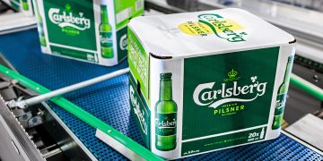 Carlsberg, DS Smith y KHS desarrollan un innovador embalaje de cartón sostenible. Fuente: KHS.