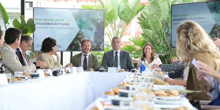 El Gobierno de Canarias y Ecoembes promueven la circularidad del envase entre las empresas. Fuente: Ecoembes.