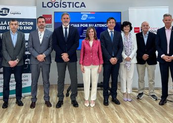 De izquierda a derecha, Jérôme Jacek, José Martín Rodríguez, Alberto Barbero, Eduardo San Román, José María García Gómez, Ana González, Ramón García, Remedios Parra, Ángel González, José Miñones Conde, José Manuel López Hernández y Esther Morales. Fuente: CEL