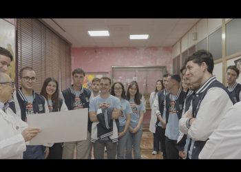 Participantes de Graduate Program en una de las sesiones de la iniciativa con el presidente, Tomás Fuertes. Fuente: El Pozo Alimentación.