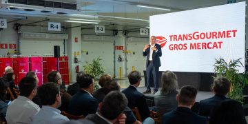 Lluís Labairu, director general de Transgourmet durante la Inauguracion en Mercabarna. Fuente: Transgourmet.