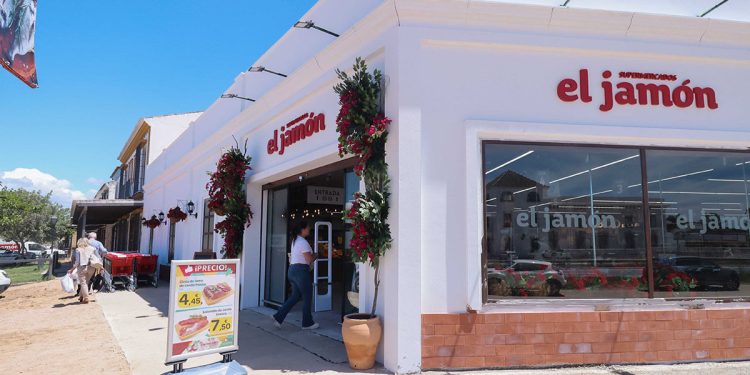 Supermercados El Jamón acelera su expansión en Huelva con su primera tienda en El Rocío. Fuente: Supermercados El Jamón.