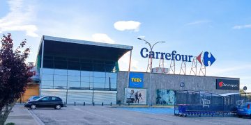 LR21 compra el centro comercial Jaca. Fuente: Savills.