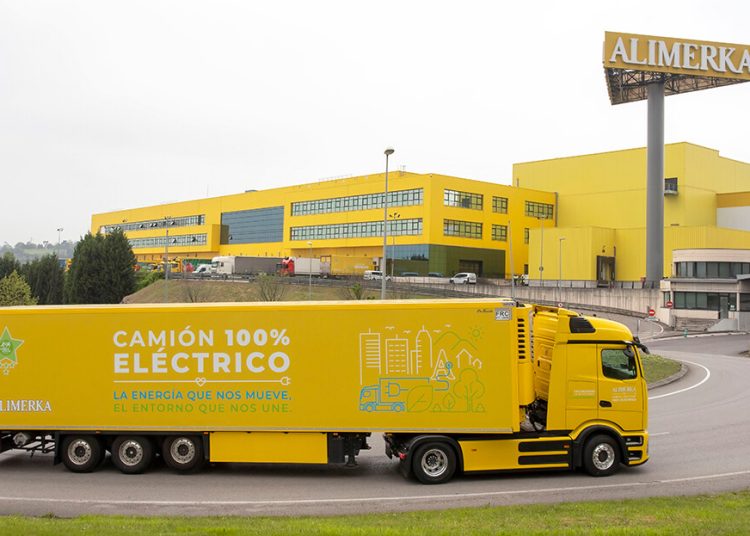 Alimerka ha incorporado una cabeza tractora 100% eléctrica. Fuente: Alimerka.