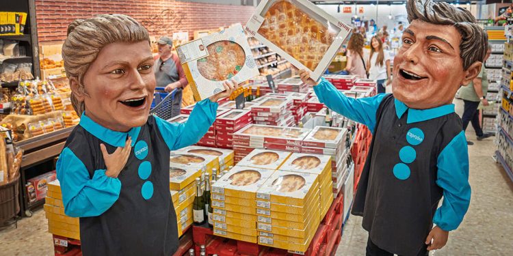 Caprabo prevé aumentar un 8% las ventas de productos típicos de la campaña de San Juan. Fuente: Caprabo.