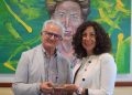 Manuel Maza, presidente de la Hermandad y Lourdes Gullón, presidenta de Gullón. Fuente: Galletas Gullón.