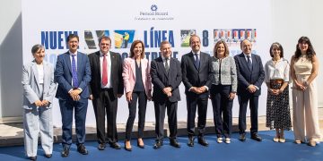 De izquierda a derecha: Carmen del Río, directora de Operaciones de Pernod Ricard España; José Manuel Caballero Serrano, vicepresidente Segundo de Castilla-La Mancha; Jaime Pavón Sánchez, alcalde de Las Labores; Kareen Rispal, embajadora de Francia en España; Emiliano García-Page, presidente de Castilla-La Mancha; Sébastien Mouquet, director general de Pernod Ricard Iberia; Patricia Franco Jiménez, consejera de Economía, Empresas y Empleo de Castilla-La Mancha; Antonio Lillo Torres, director de Relaciones Institucionales y vicepresidente de Espirituosos de España; Nathalie Berthy, cónsul general de Francia en Madrid; Blanca Fernández, delegada de la Junta de Comunidades de Castilla-La Mancha en Ciudad Real. Fuente: Pernod Ricard España.