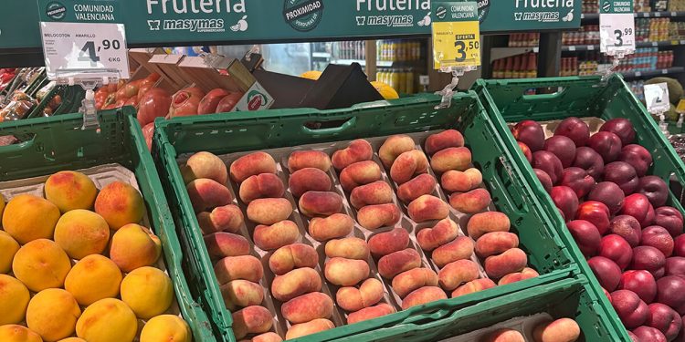 Masymas Supermercados (Juan Fornés Fornés) aumenta un 12% la compra de fruta de verano a productores valencianos. Fuente: masymas supermercados.