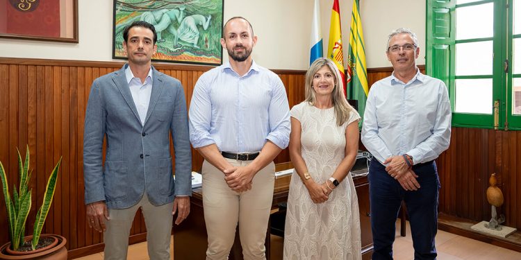 Reunión Empleo Gáldar. Fuente: HiperDino.