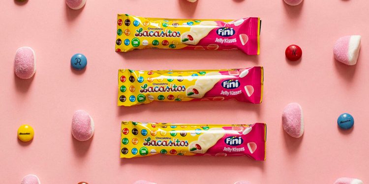Fini y Lacasitos crean juntos una nueva chocolatina sabor besito. Fuente: Fini y Lacasitos.