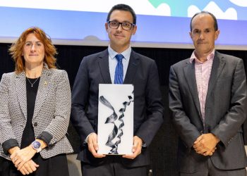 Iñaki Ochoa de Aspuru, director de la planta de bebidas de PepsiCo, durante la entrega del premio. Fuente: PepsiCo