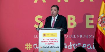 Luis Planas durante la entrega de los Premios Alimentos de España. Fuente: Ministerio de Agricultura.